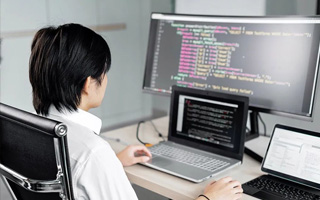 绥化 api php源码,下载的php源码怎么运行呢？